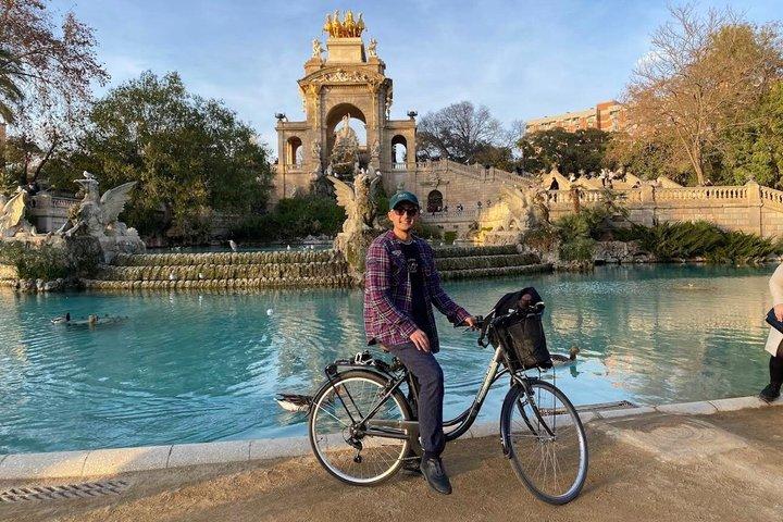 バルセロナサグラダファミリア電動スクーターまたはEバイクツアー
