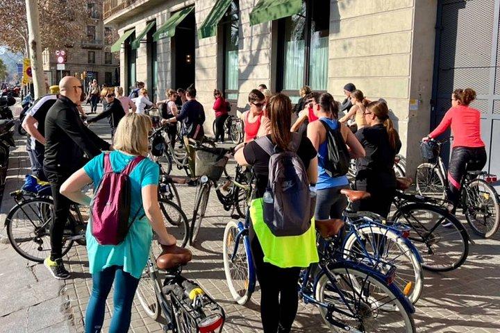 バルセロナサグラダファミリア電動スクーターまたはEバイクツアー