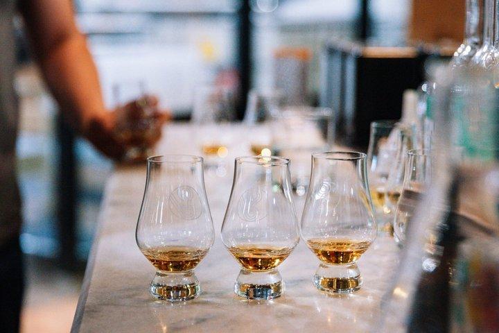 Best of Toronto: Bus Tour, Tasting & Cruise