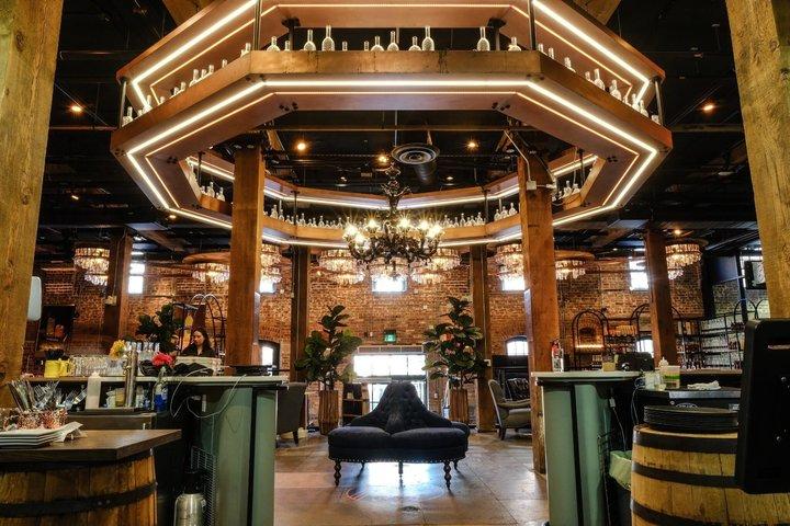 Best of Toronto: Bus Tour, Tasting & Cruise