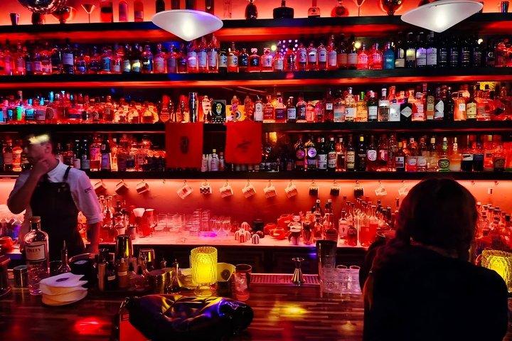 Shanghai Pub Crawl (Guided Bar Hopping) com tiros incluídos