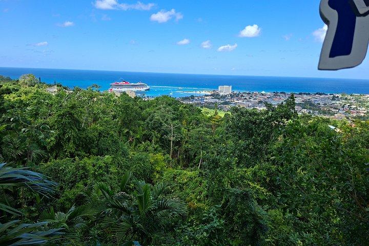 オチョ・リオスの絶景、文化、アドベンチャー