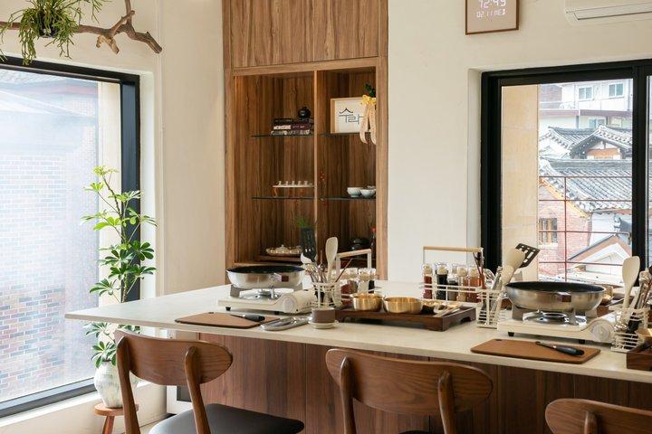 Un'esperienza completa a tavola Coreano con Hanok View