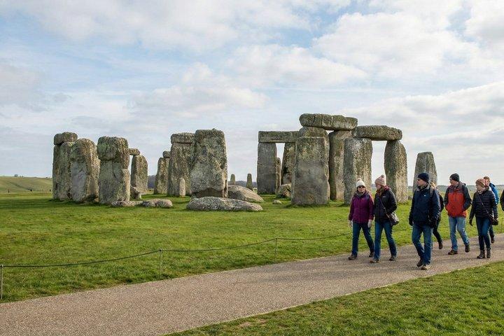 La Salle to Stonehenge Ancient Stone Circle