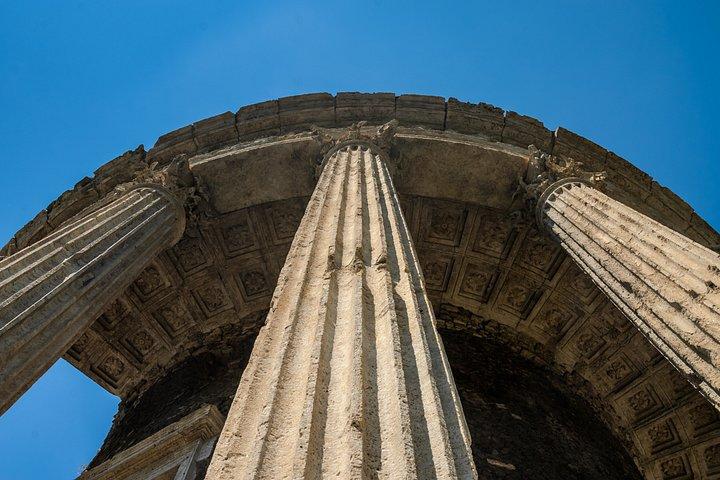 ローマからの鉄道日帰り旅行：ティヴォリ世界遺産庭園と別荘
