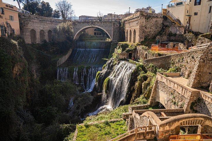 ローマからの鉄道日帰り旅行：ティヴォリ世界遺産庭園と別荘
