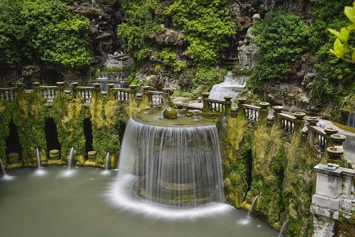 ローマからの鉄道日帰り旅行：ティヴォリ世界遺産庭園と別荘