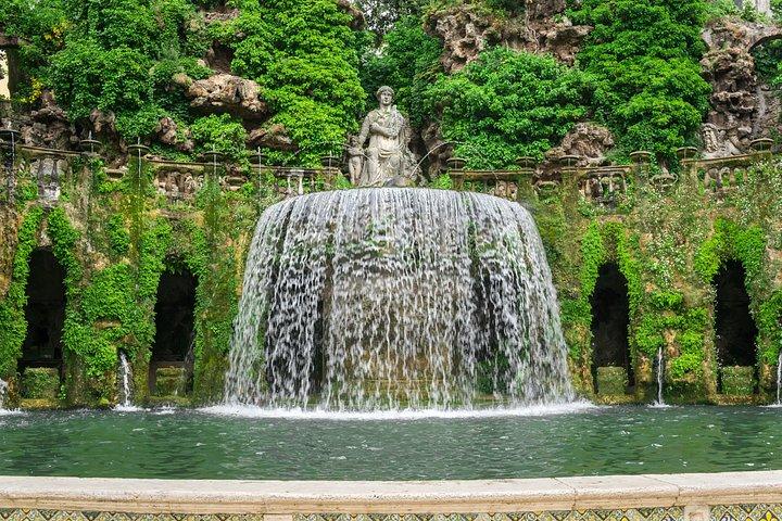 ローマからの鉄道日帰り旅行：ティヴォリ世界遺産庭園と別荘