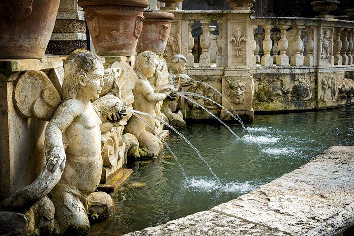 ローマからの鉄道日帰り旅行：ティヴォリ世界遺産庭園と別荘