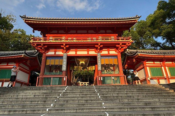 京都 : 少人数祇園芸者地区散策ツアー