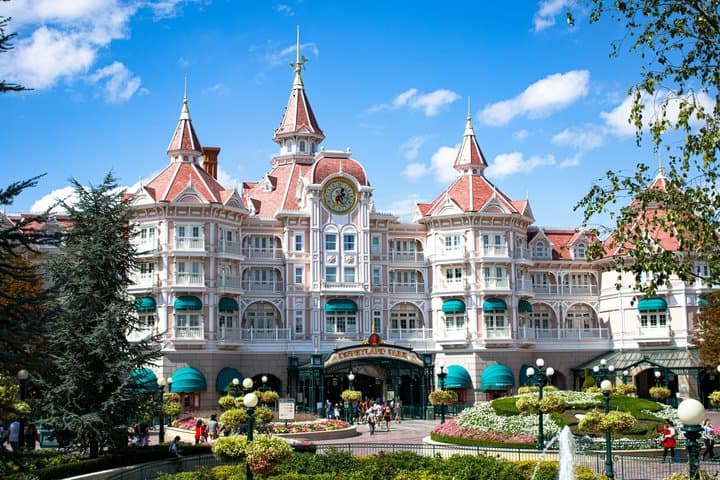 Private One Way Transfer from Disneyland to Central Paris