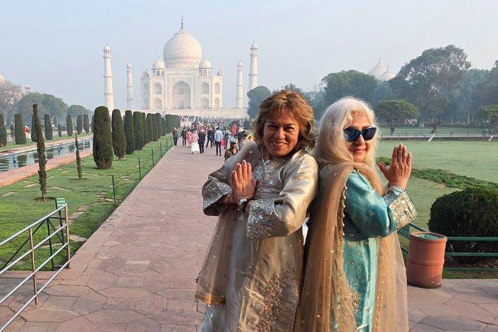 Agra Taj Mahal Skip-the-Line Tour with Guide & Agra Fort Tickets!