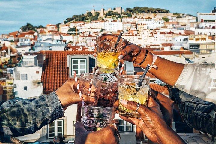 Lisboa Rooftop Bar Crawl Experiencia en grupo privado