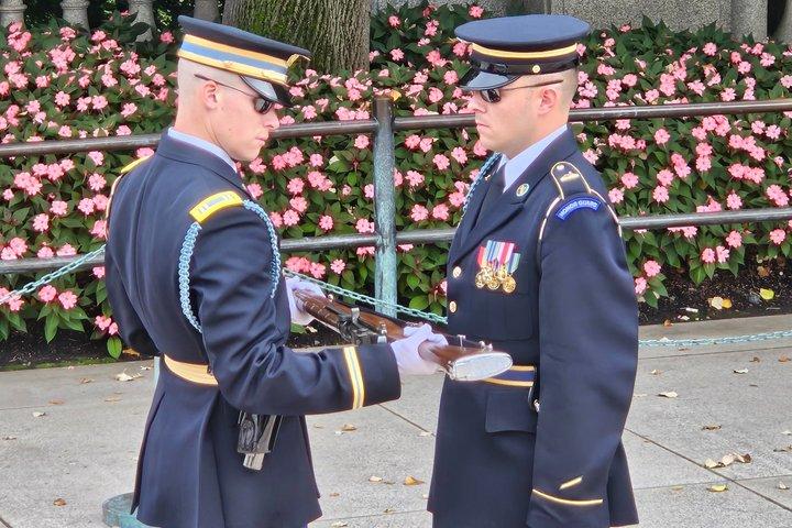 Cementerio de Arlington : Primer cambio de guardia