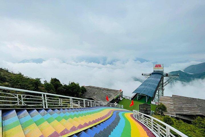 プライベート2日間ハノイサパカーツアー滝と村