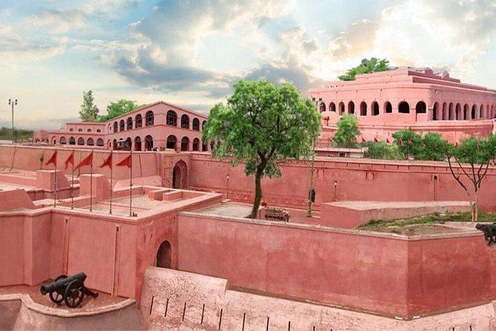 アムリトサル全日ツアー黄金寺院パーティション美術館とランチ