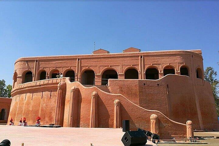 アムリトサル全日ツアー黄金寺院パーティション美術館とランチ