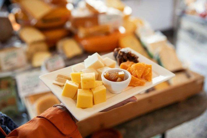 アムステルダムを食べる：オランダ語の味覚体験付きヨルダーンフードツアー