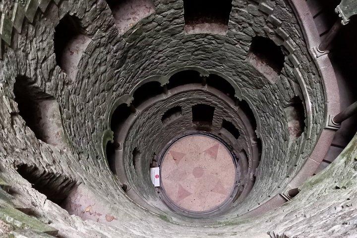 シントラの歴史的宮殿と城のプライベートハイキング