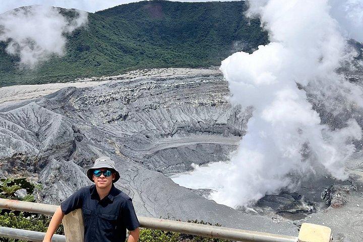 ドカコーヒーツアーポアス火山とラパス滝庭園コンボ
