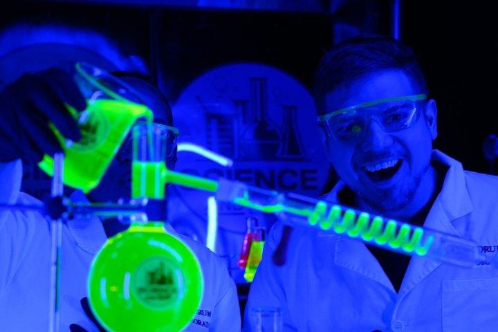 ATL Viral Drunken Lab oplevelse med live DJ