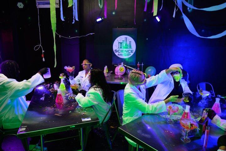 ATLのバイラル酔いどれラボ体験 with Live DJ