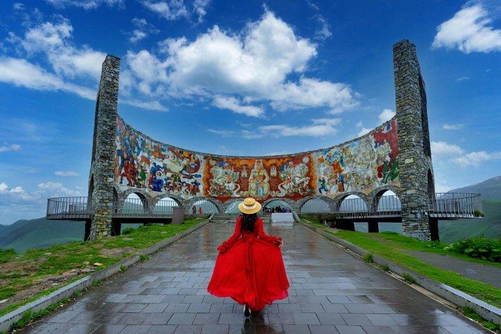 From Tbilisi: Kazbegi, Gudauri & Ananuri Day Trip
