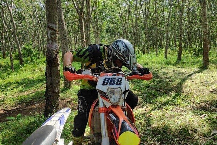 バリ・ダートバイクアドベンチャープライベートツアー