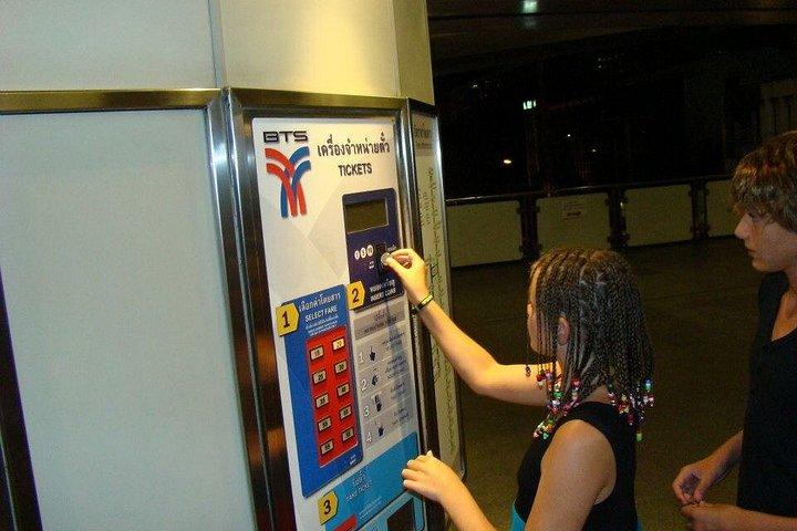 グランドパレス , ワットポー半日エヴトゥクトゥクピックアップ＆アドムフィー付き