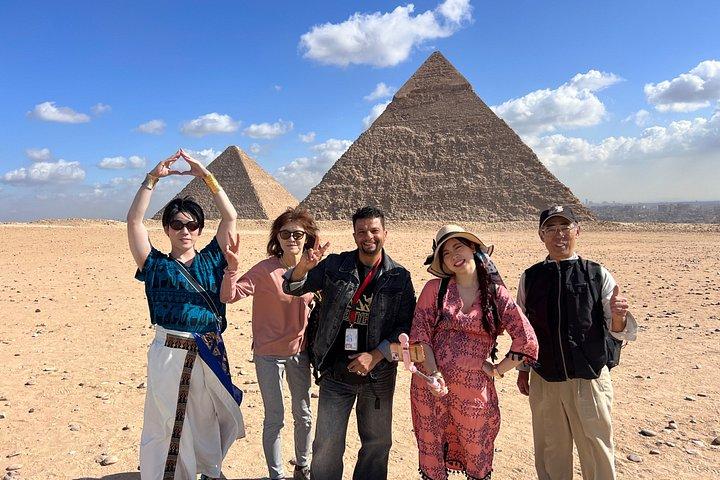 All Inclusive - Giza Pyramids , Sphinx- GEM ,Bazaar Shop , Lunch