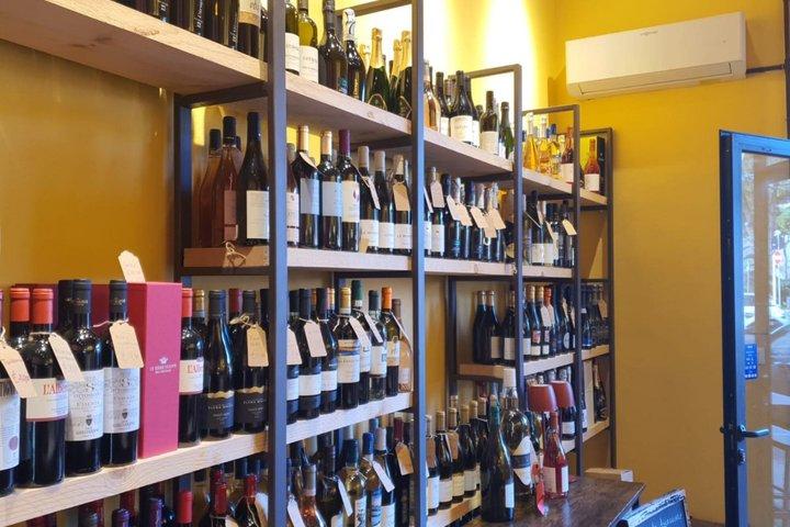 Degustazione guidata di vini con abbinamenti gastronomici locali a Livorno