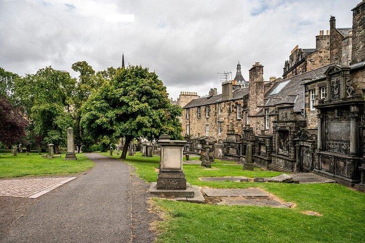 Self-Guided Edinburgh’s Old Town Walking Audio Tour