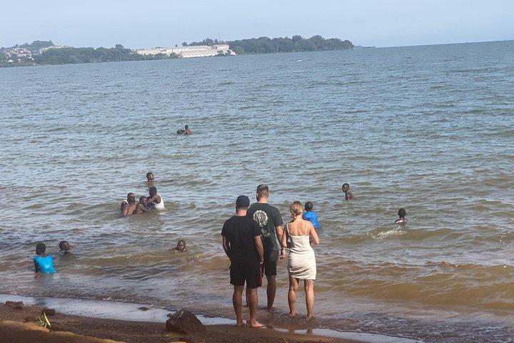 Entebbe Guided Walking Tour with Botanical Gardens & Rollex taste