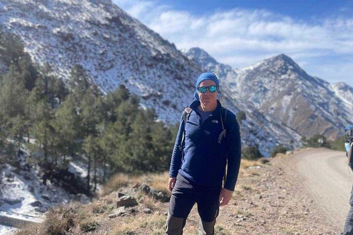 マラケシュから：アトラス山脈タラムラウト山頂デイトレッキング