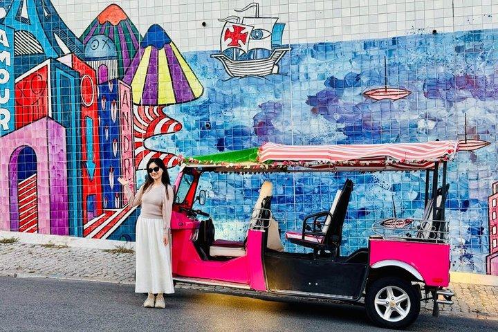Lisbon : Tuk Tukによる旧市街ツアー