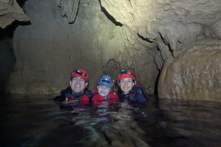 Extended Cave Tubing eventyr i Belize