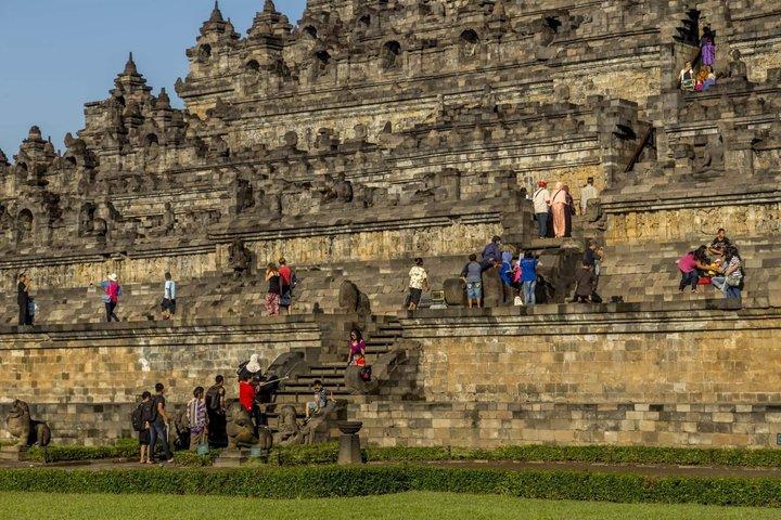 Visite guidée partagée des temples Borobudur et Prambanan