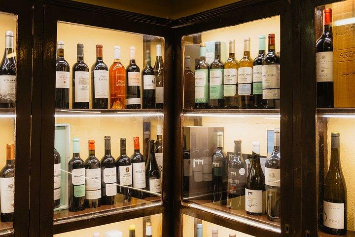 Old Town Barcelona: Tapas & Wine Like a Local