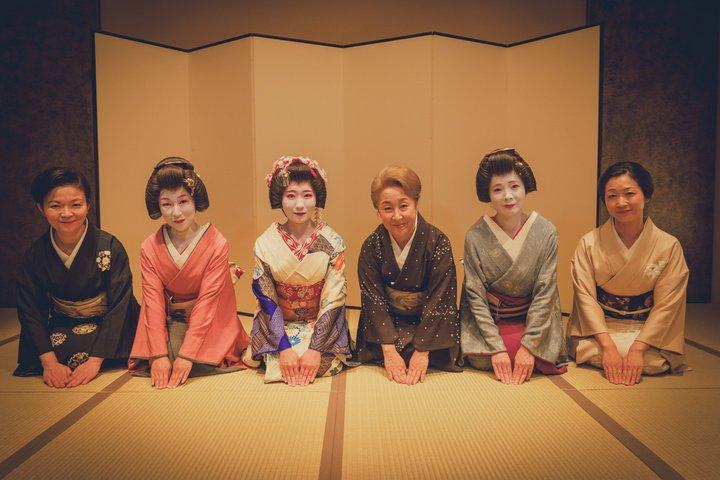 浅草芸者公演と茶屋体験