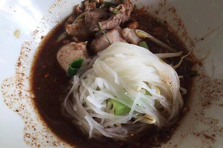 Private Excursion to Maeklong Railway &​ Amphawa Floating Markets
