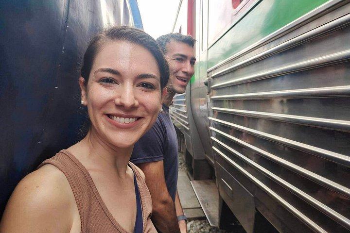 Private Excursion to Maeklong Railway &​ Amphawa Floating Markets