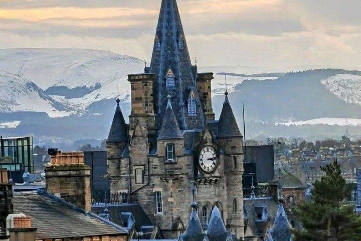Edinburgh City 4-Hour Private Guided Tour in a Minivan