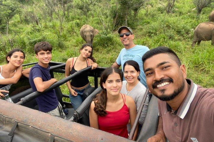 Safari Avventura nel Parco Nazionale Minneriya Sri Lanka