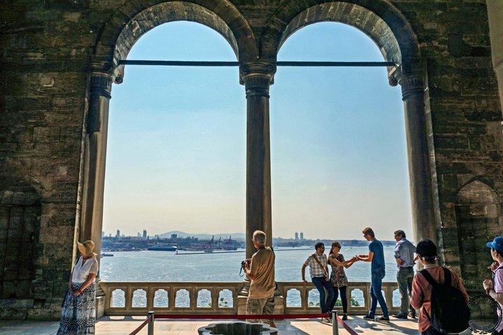 Topkapı Palace and Harem Hosted Entry Ticket Audio Guide