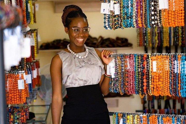 Visita di Nairobi alla giornata culturale e ai negozi di souvenir