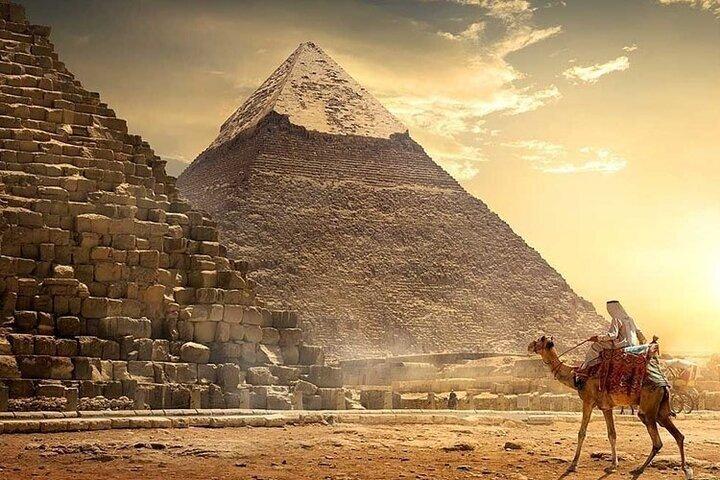 Giza Pyramider og Sphinx Halvdagstur
