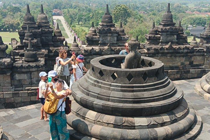 Gegarandeerde Borobudur Klim omhoog toegang & Prambanan Kleine Groep Tour