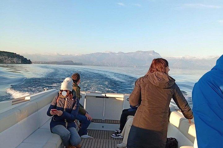 ボートクルーズ付きヴェローナ＆ガルダ湖：ミラノ発1日ツアー