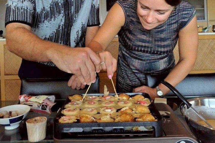 Machen Sie Ihr eigenes Takoyaki im Osaka-Stil