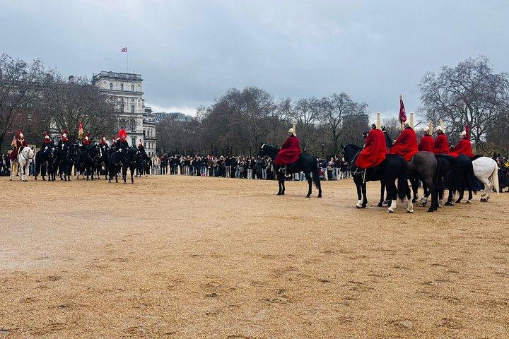ロンドン必見ツアーと近衛兵